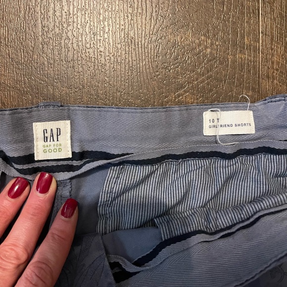 GAP shorts. Multiple pairs - Picture 14 of 14